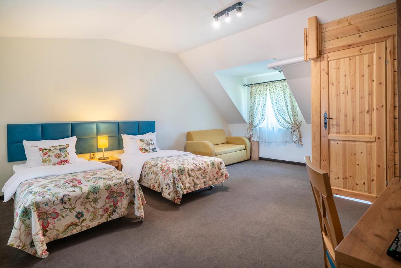 Labedz Hotel Karczma Iława Eksteriør billede